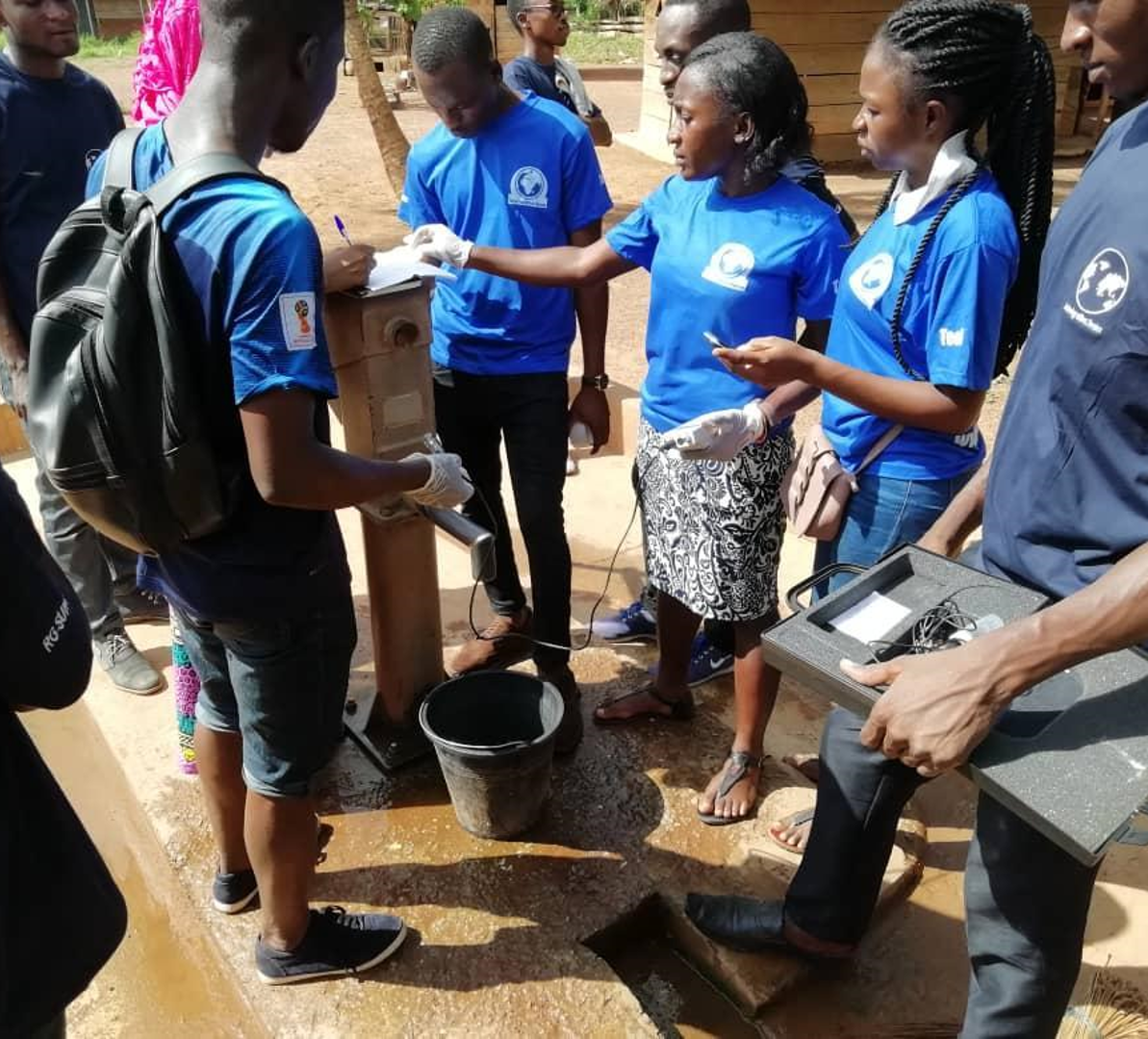 Brunnen&shy;regenerierungen in Ghana