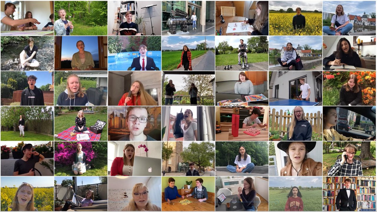 Ein Zusammenschnitt mehrerer Bilder von Jugendlichen des Jugendkonzertchors, die in einzelnen Videos singen