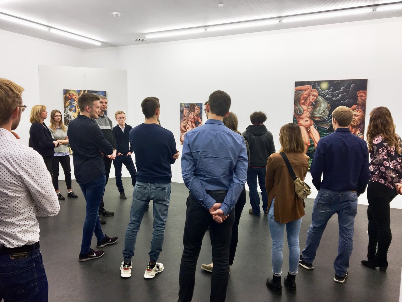 Deutschland­stipendiaten der Wilo-Foundation besuchen die von der Stiftung geförderte Ausstellung „Jannis Marwitz und Matt Welch“ (2019/20).