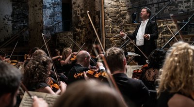 Sommer&shy;Musik&shy;Akademie am Schloss Hundis&shy;burg