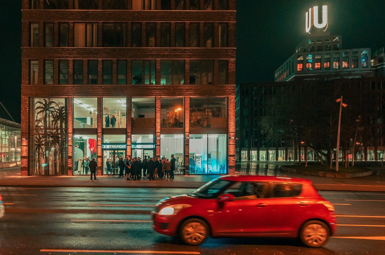 Außenansicht des Dortmunder Kunstvereins am Abend