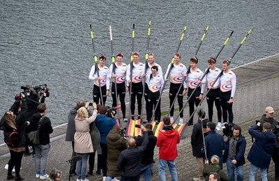 Das Team Deutschland-Achter vor der Presse