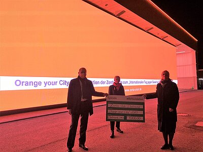 Aktion „Orange your City“ in Dortmund