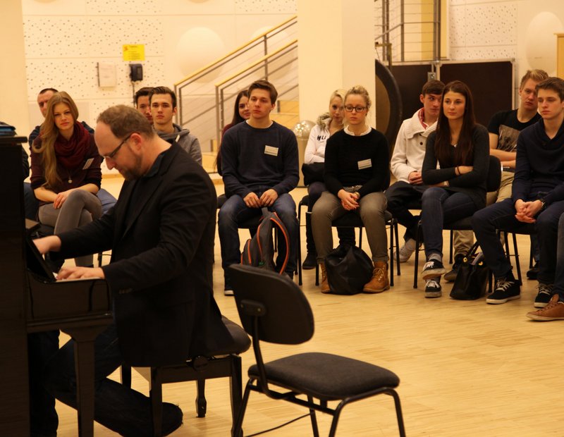 „Parsifal – backstage“