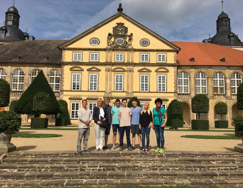 Neues Förder&shy;projekt: Sommer&shy;Musik&shy;Akademie Schloss Hundis&shy;burg