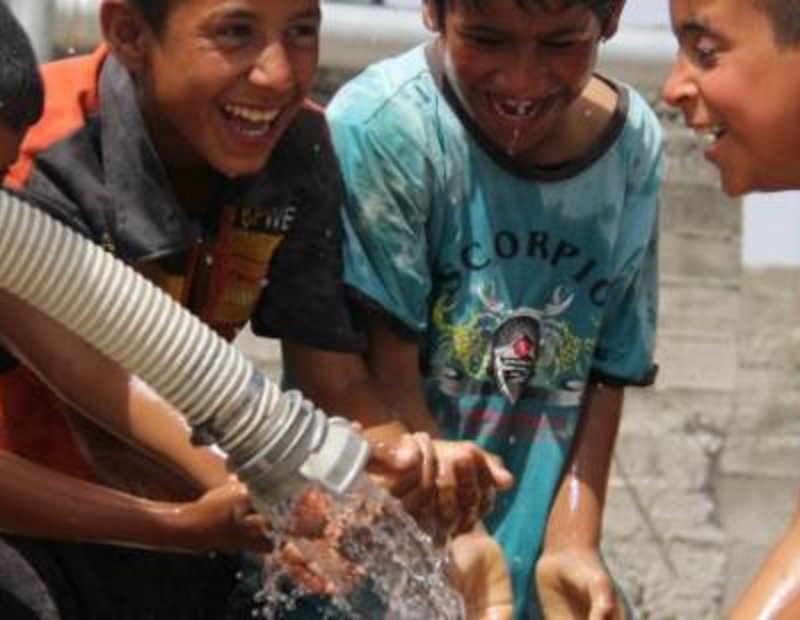 Nothilfe: Sicheres Trink&shy;wasser für Flüchtlinge