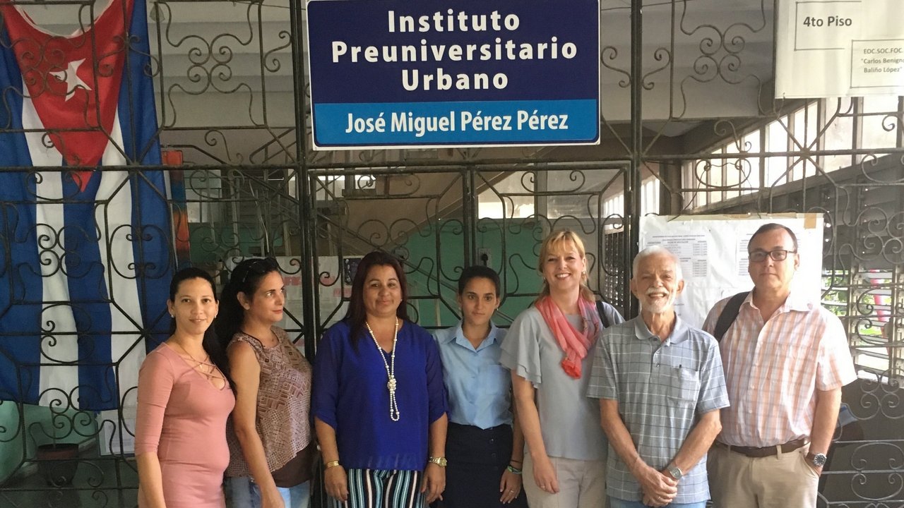 Evi Hoch, Stiftungsvorstand der Wilo-Foundation, besucht die kubanische Partnerschule in Havanna