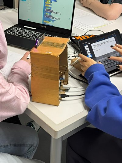 „Hackdays“ fördern technische Talente an Dort&shy;munder Haupt&shy;schule