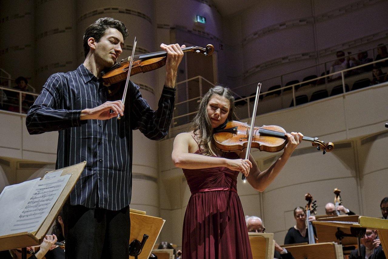 Stephen Waarts (Violine) und Emma Wernig (Viola) im Konzerthaus Dortmund