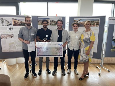 Gewinner des VDI-Wettbewerbs 2023 mit Evi Hoch (Vorstandsmitglied Wilo-Foundation"