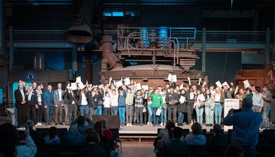 Gruppenfoto der Jugend forscht Teilnehmer 2024