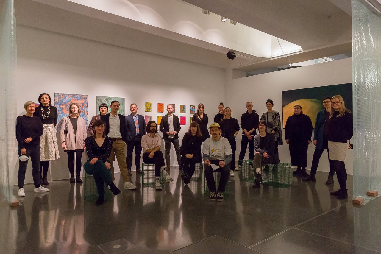 Gruppenfoto aller Mitwirkenden der 4. Biennale der Emerging Artists