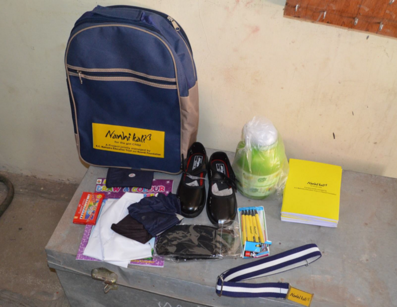 Schulaus&shy;stattung und Lern&shy;betreuung für Mädchen!