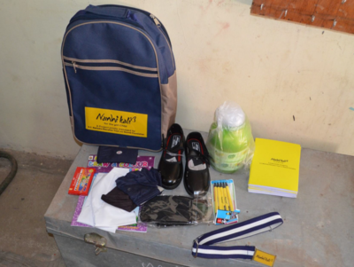 Schulaus&shy;stattung und Lern&shy;betreuung für Mädchen!