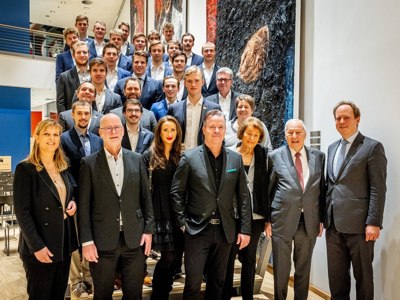 Das Team Deutschland-Achter besucht das Konzerthaus Dortmund mit Vertretern der Wilo-Foundation und des Vorstands der Wilo SE