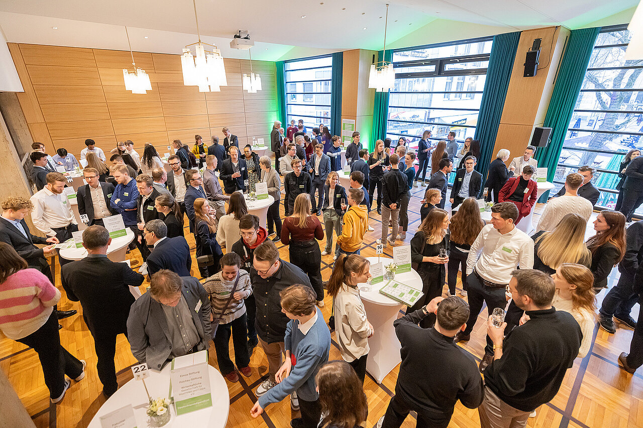 Angeregte Diskussionen im Westfälischen Industrieklub